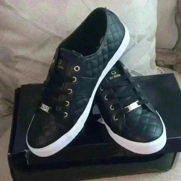 GUESS Women's Sneakers​ - Picture 14 of 15